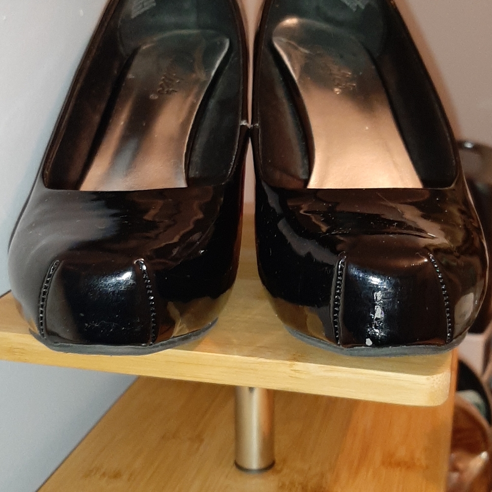 Heels - Picture 6 of 7